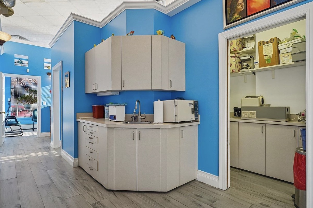 Sterilization and instrument prep area